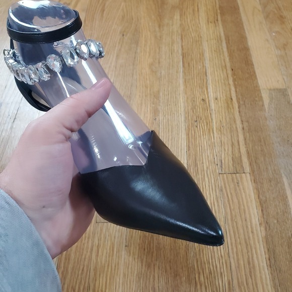 Schutz Aleah Leather Heels Sz 8 Pointed Toe Heel Black Rhinestone Chain NWOB - Picture 4 of 15